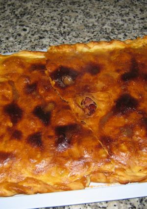 Una foto de Empanada de panceta y chorizo