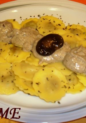 Una foto de Pasta de girasoles con salsa de setas