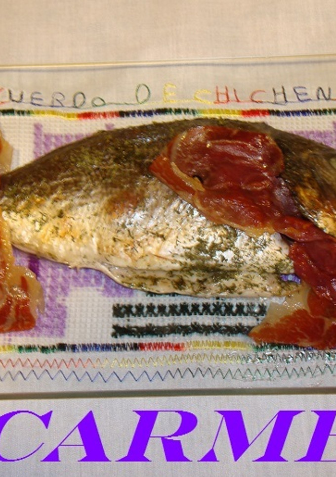 Una foto de Dorada a la sidra con crujiente de jamón