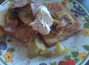 Una foto de Tostadas francesas con plátano maduro