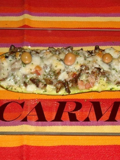 Una foto de Calabacín con setas y bacon gratinado