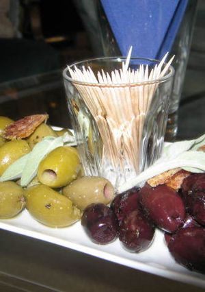 Una foto de Plato de aceitunas
