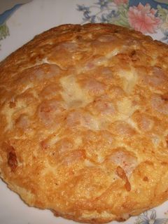 Una foto de Tortilla de gambas al ajillo