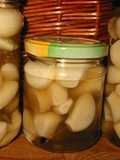 Ajos agridulces en conserva (Süss-sauer eingelegter Knoblauch)