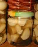 Ajos agridulces en conserva (Süss-sauer eingelegter Knoblauch)
