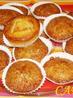 Una foto de Magdalenas de plátano y mousse de yogurt