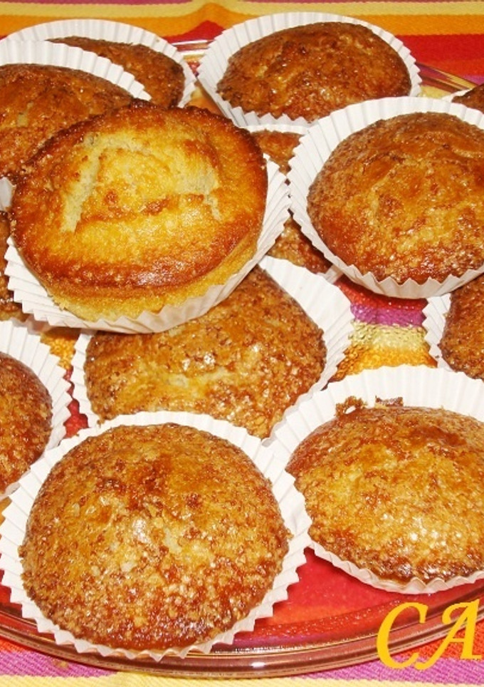 Una foto de Magdalenas de plátano y mousse de yogurt
