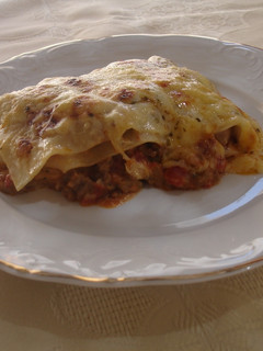 Una foto de Lasaña de ternera picada y bechamel