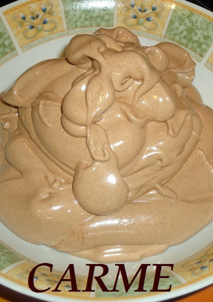 Una foto de Crema de merengue al cacao