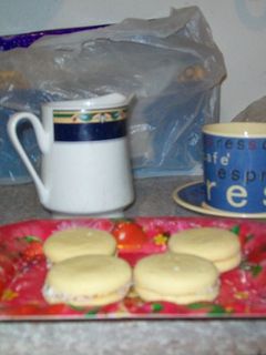Una foto de Galletitas/alfajorcitos de maicena