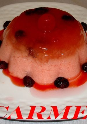 Una foto de Flan de sandia y arándanos