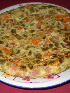 Una foto de Tortilla de judías verdes, calabaza y jamón