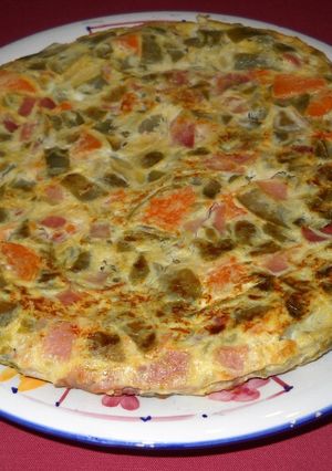 Una foto de Tortilla de judías verdes, calabaza y jamón