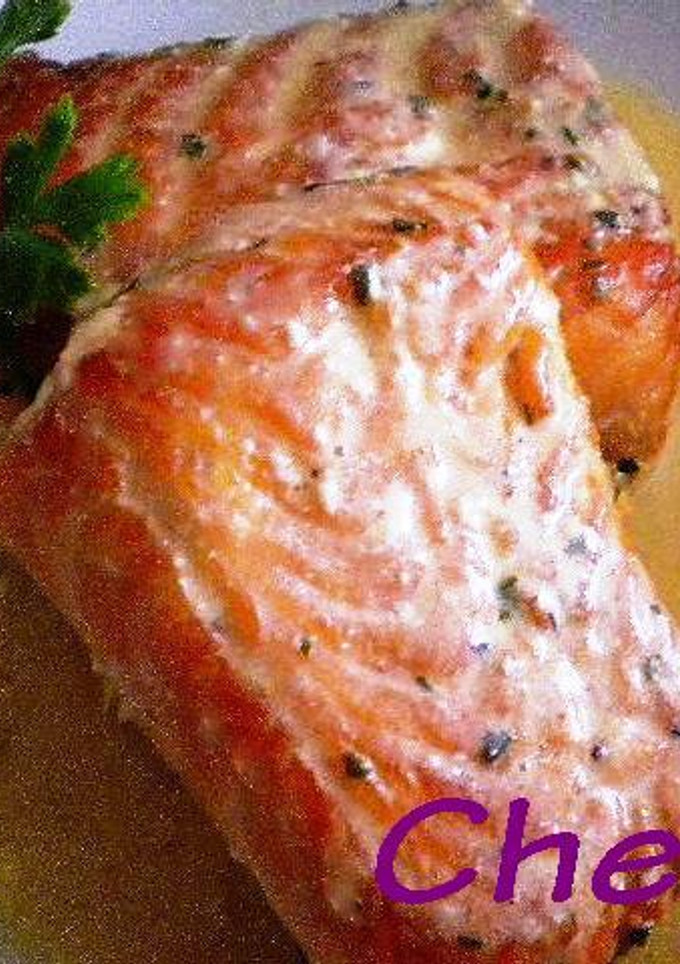 Una foto de Salmón en salsa de mayonesa