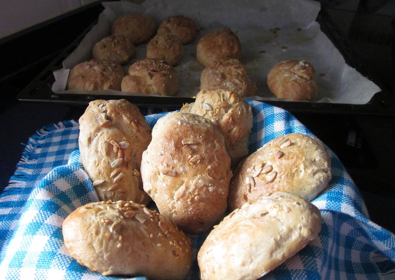 Panecillos de trigo, centeno y pipas