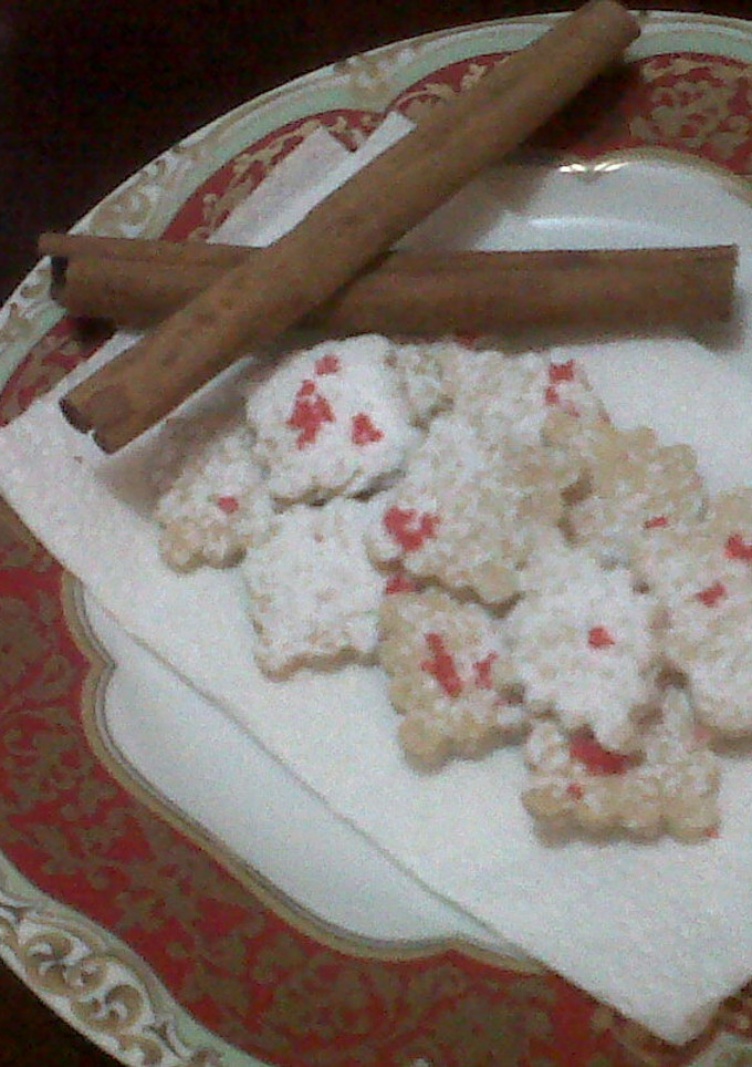 Una foto de Galletas de azúcar glass brandy y canela