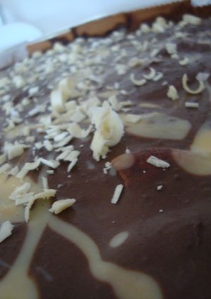Una foto de Tarta de chocolate y galletas para cumpleaños