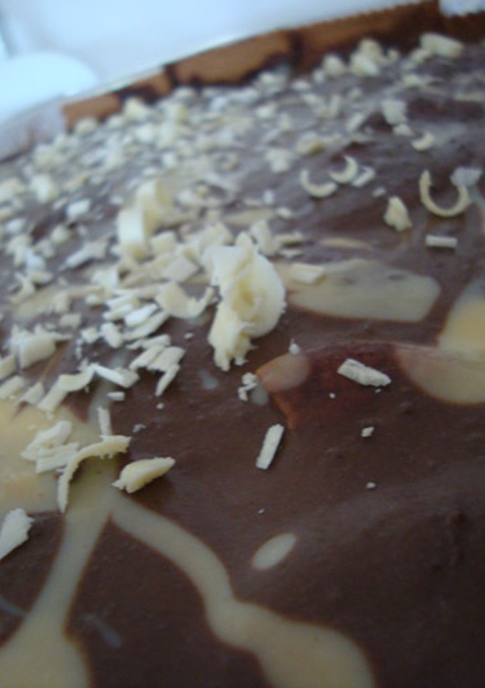 Una foto de Tarta de chocolate y galletas para cumpleaños