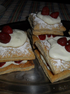 Una foto de Delicia hojaldrada de fresas