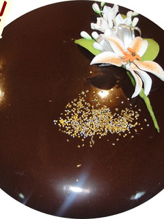 Una foto de Cobertura de chocolate brillante para tartas