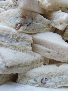 Una foto de Sándwiches de gorgonzola, mascarpone y nueces