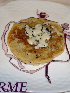 Una foto de Tortilla de queso y caviar