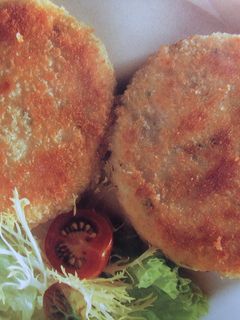 Una foto de Tortitas de salmón y patata