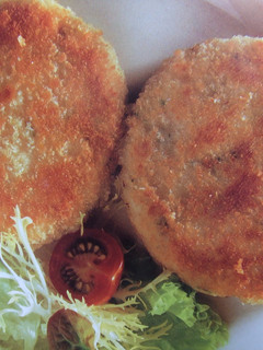 Una foto de Tortitas de salmón y patata