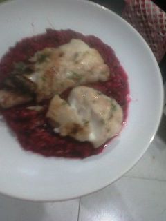 Una foto de Lubina con risotto de remolacha
