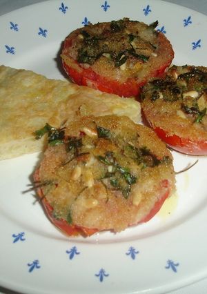 Una foto de Tomates maduros a la provenzal