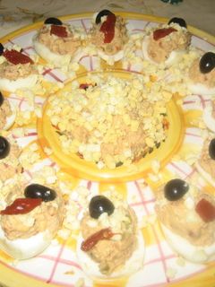 Una foto de Huevos rellenos de atún