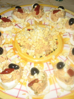 Una foto de Huevos rellenos de atún