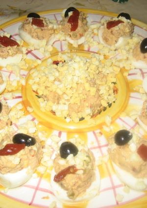 Una foto de Huevos rellenos de atún
