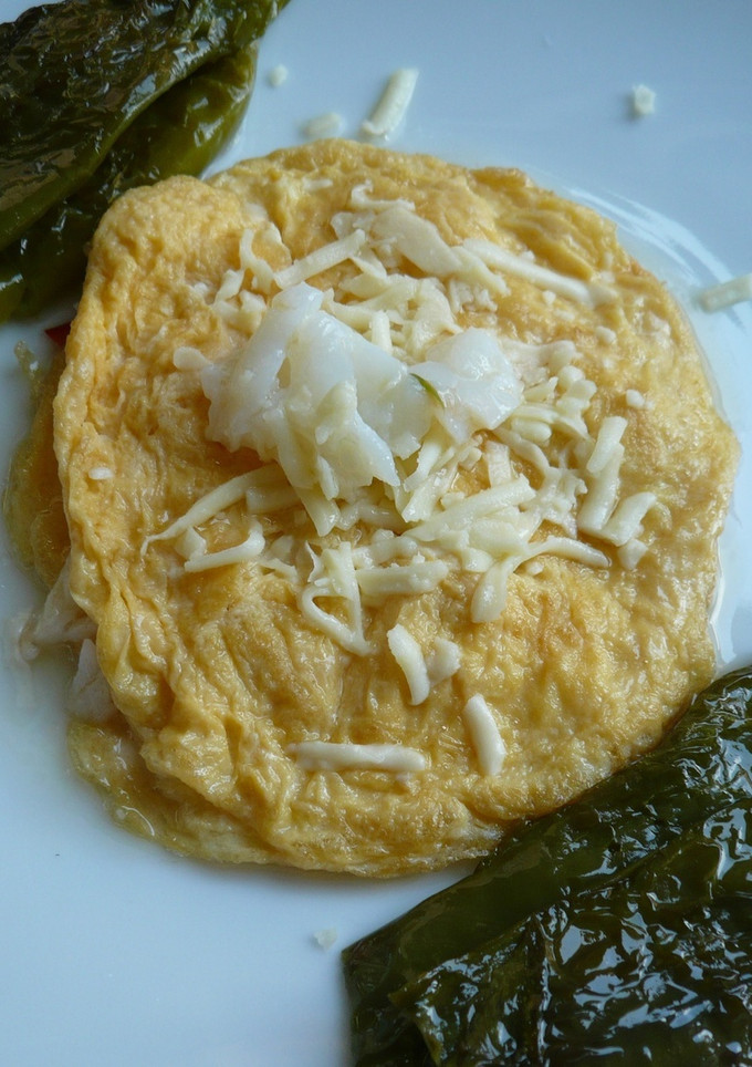 Una foto de Tortilla de bacalao y queso