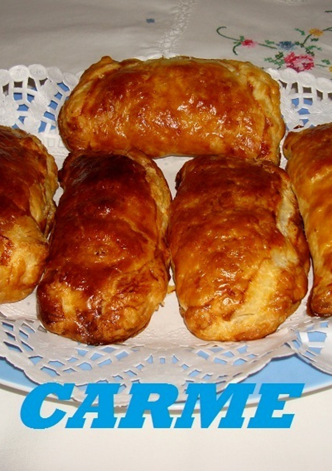 Una foto de Hojaldres de pollo y champiñones