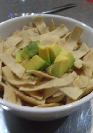 Una foto de Sopa de tortilla mexicana