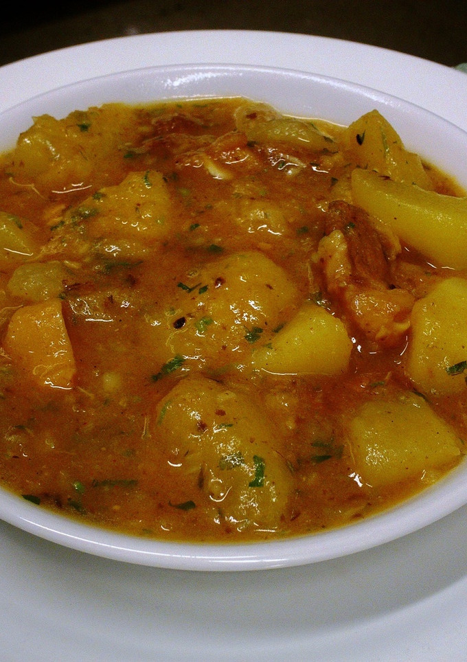 Una foto de Caldereta de patatas con callos