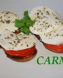 Tostas de mozzarella fresca a la albahaca