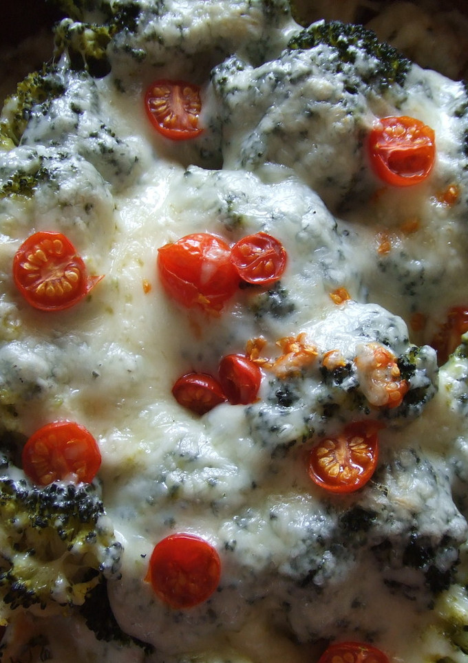 Una foto de Gratinado de pollo con brécol