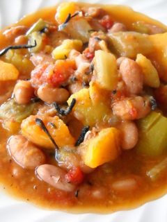 Una foto de Judías canela con hijiki, calabacín y calabaza