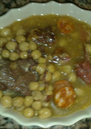 Una foto de Garbanzos lebaniegos en potaje 