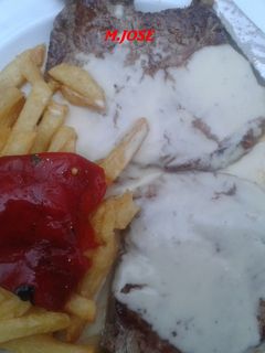 Una foto de Solomillo con salsa de tresviso