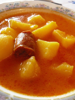 Una foto de Patatas a la riojana con chorizo y costilla adobada