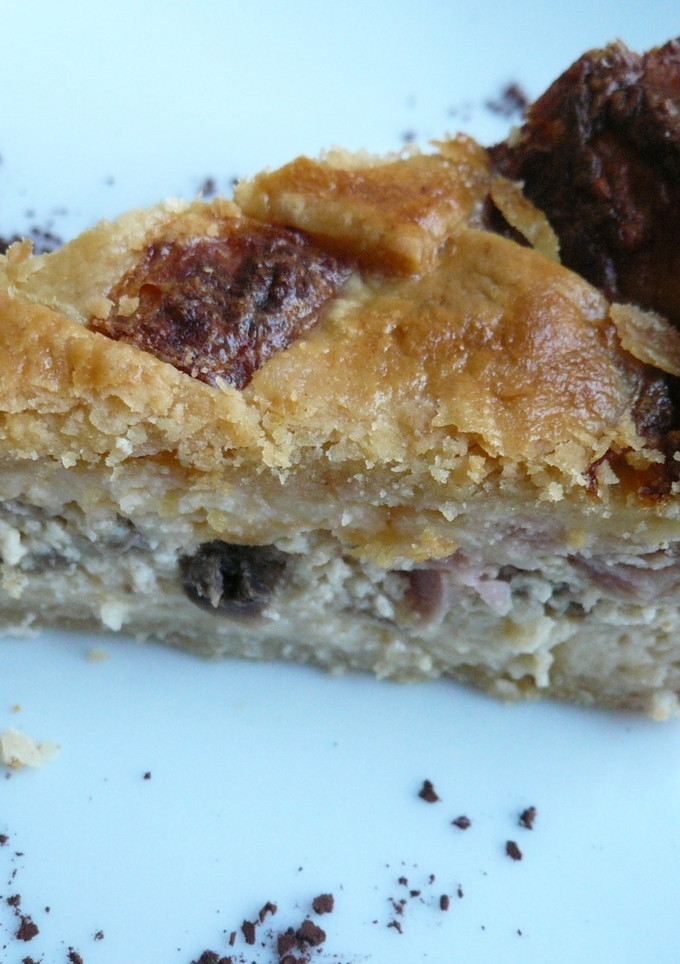 Una foto de Pastel salado de champiñon, queso y jamón a mi estilo