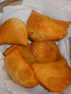 Una foto de Empanadas de pino fritas