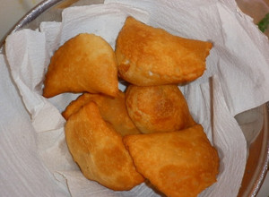 Una foto de Empanadas de pino fritas