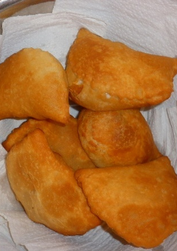 Una foto de Empanadas de pino fritas