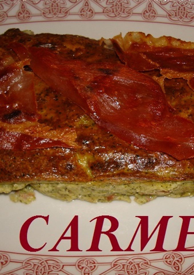 Una foto de Pastel de brócoli con crujiente de jamón