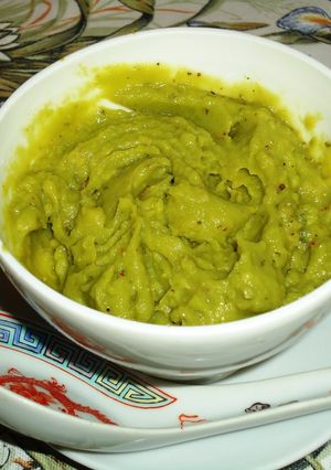 Una foto de Guacamole fácil