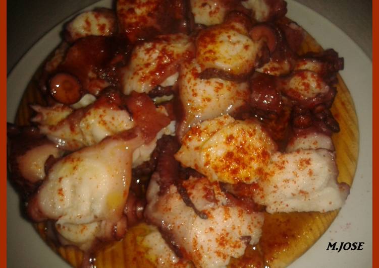Pulpo a la gallega con patatas